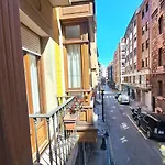 Brisas Del Mar ヒホン